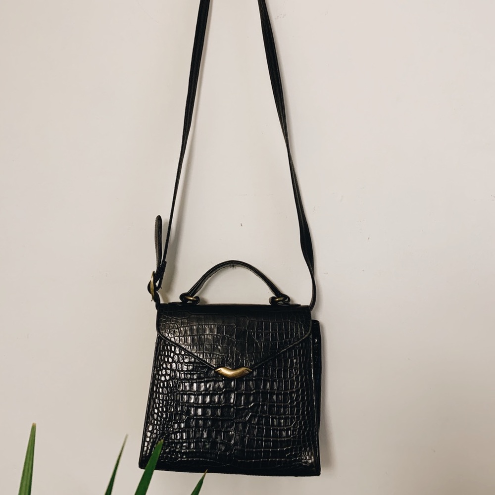 Vintage Nine West crossbody black leather purse